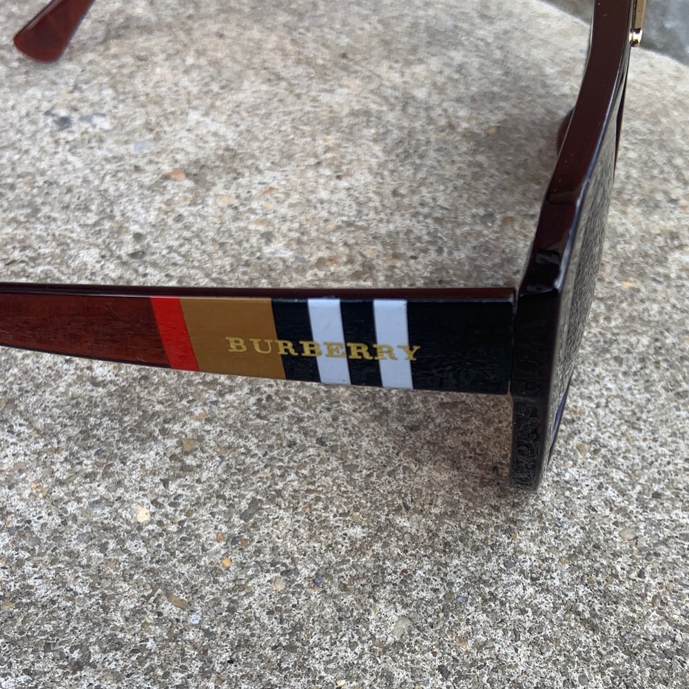 Burberry Brown Sunglasses with Gold and Red Accents - Picture 4 of 5